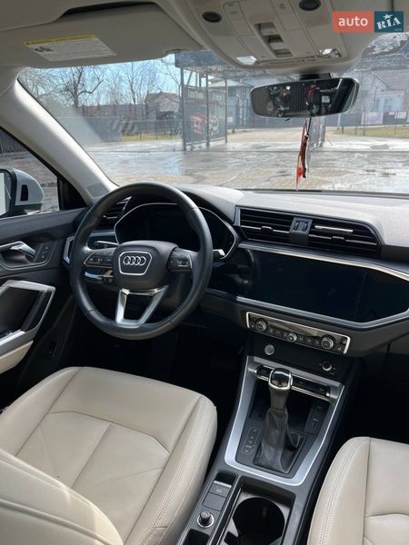 Внедорожник / Кроссовер Audi Q3 2020 в Ивано-Франковске