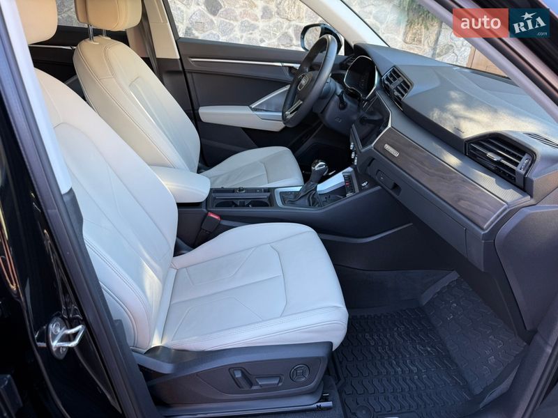 Позашляховик / Кросовер Audi Q3 2019 в Києві