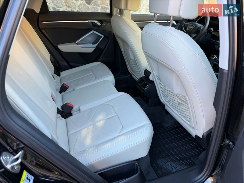 Позашляховик / Кросовер Audi Q3 2019 в Києві