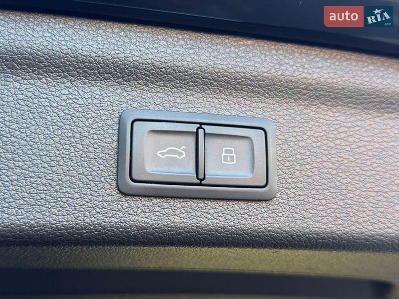 Позашляховик / Кросовер Audi Q3 2019 в Києві