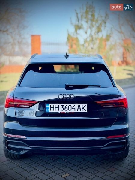 Внедорожник / Кроссовер Audi Q3 2023 в Одессе