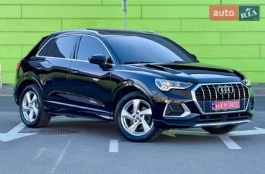 Внедорожник / Кроссовер Audi Q3 2020 в Киеве