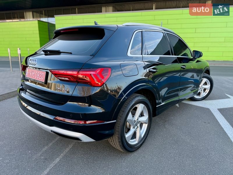 Внедорожник / Кроссовер Audi Q3 2020 в Киеве
