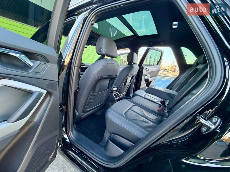 Внедорожник / Кроссовер Audi Q3 2020 в Киеве