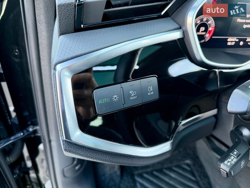 Внедорожник / Кроссовер Audi Q3 2020 в Киеве