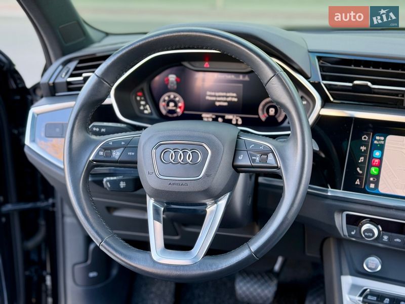 Внедорожник / Кроссовер Audi Q3 2020 в Киеве