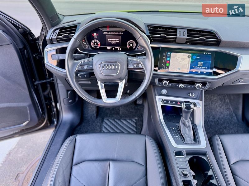 Внедорожник / Кроссовер Audi Q3 2020 в Киеве
