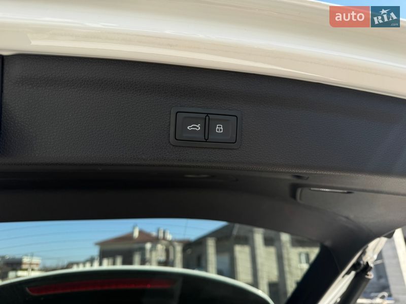 Позашляховик / Кросовер Audi Q3 2020 в Києві
