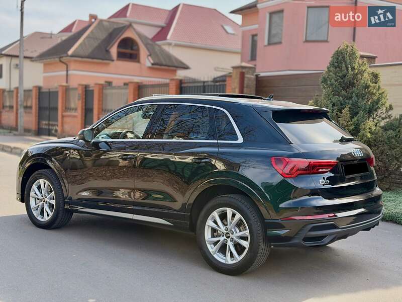 Внедорожник / Кроссовер Audi Q3 2023 в Одессе