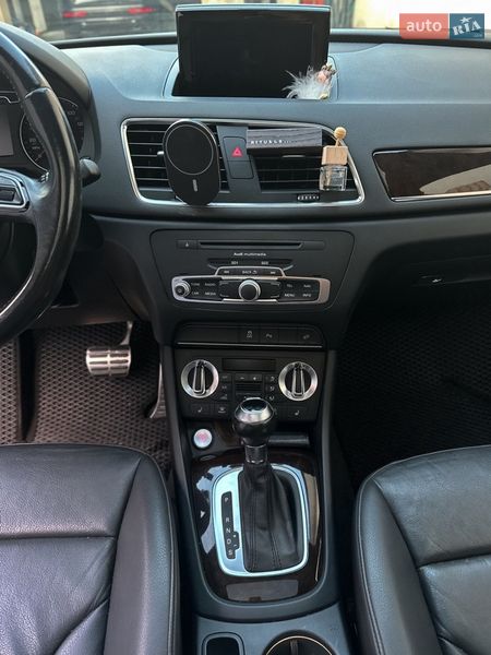 Внедорожник / Кроссовер Audi Q3 2014 в Ужгороде