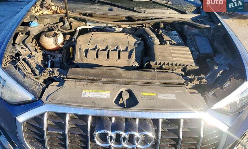 Внедорожник / Кроссовер Audi Q3 2021 в Ужгороде