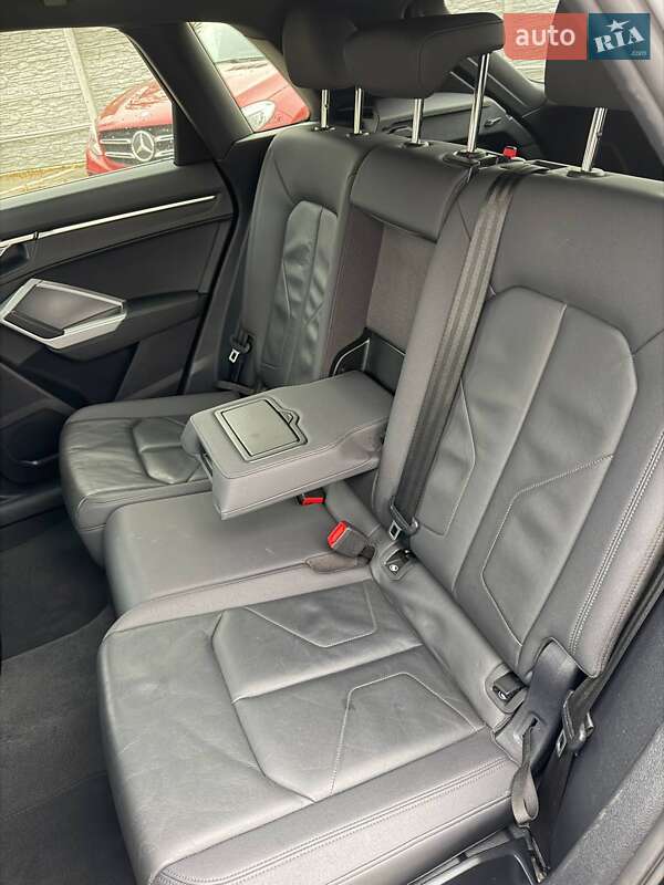 Внедорожник / Кроссовер Audi Q3 2020 в Хмельницком