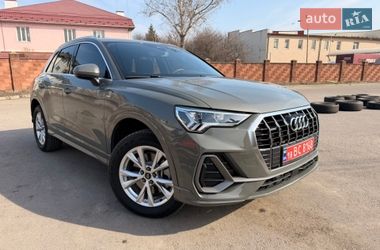 Внедорожник / Кроссовер Audi Q3 2023 в Ровно