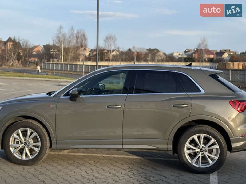 Позашляховик / Кросовер Audi Q3 2021 в Одесі