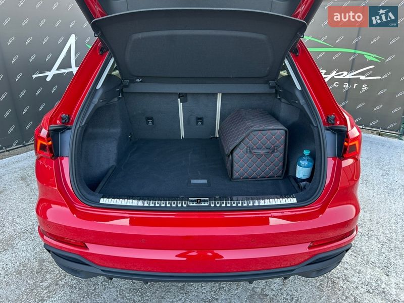 Внедорожник / Кроссовер Audi Q3 2024 в Киеве