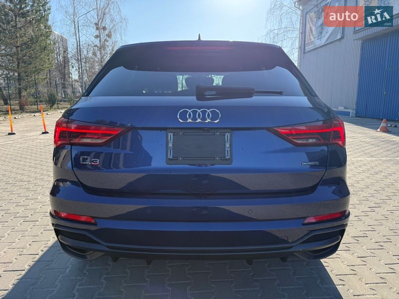 Позашляховик / Кросовер Audi Q3 2020 в Києві