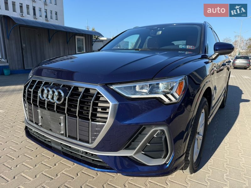 Позашляховик / Кросовер Audi Q3 2020 в Києві