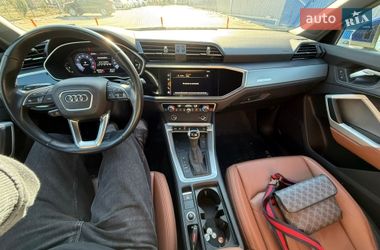Внедорожник / Кроссовер Audi Q3 2020 в Киеве