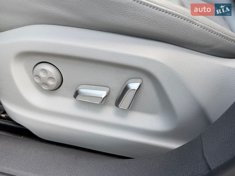 Внедорожник / Кроссовер Audi Q3 2018 в Киеве