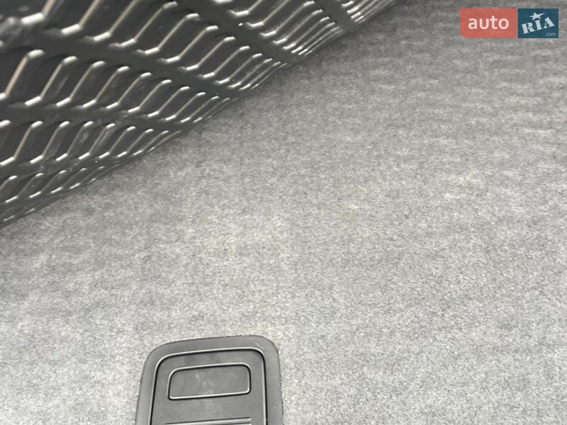 Внедорожник / Кроссовер Audi Q3 2016 в Тернополе фото 25 Внедорожник / Кроссовер Audi Q3 2016 в Тернополе