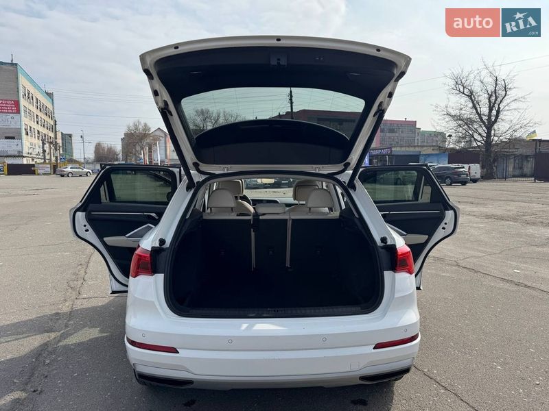 Внедорожник / Кроссовер Audi Q3 2019 в Киеве фото 10 Внедорожник / Кроссовер Audi Q3 2019 в Киеве