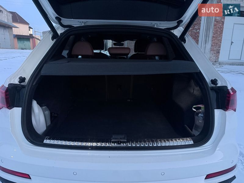 Внедорожник / Кроссовер Audi Q3 2022 в Каменец-Подольском