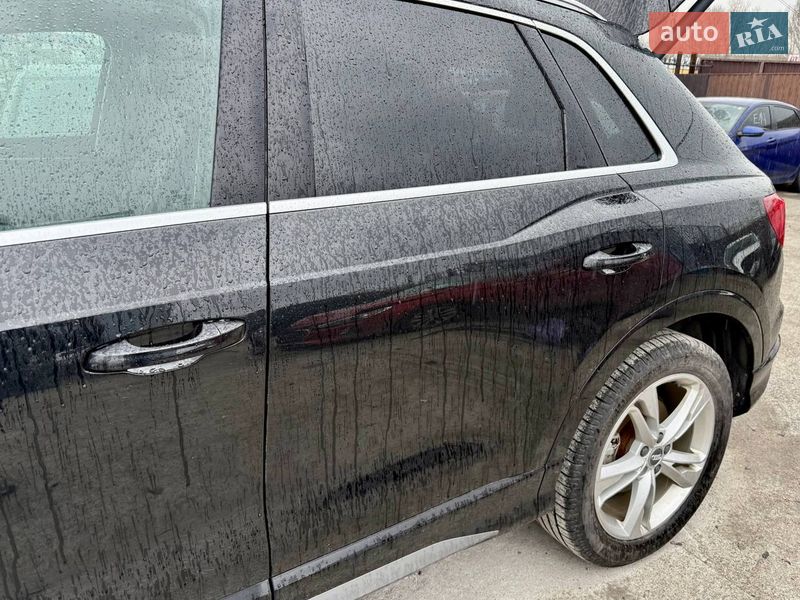Внедорожник / Кроссовер Audi Q3 2019 в Киеве