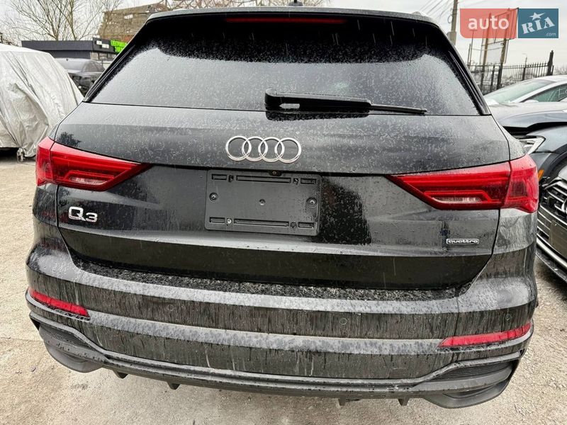 Внедорожник / Кроссовер Audi Q3 2019 в Киеве
