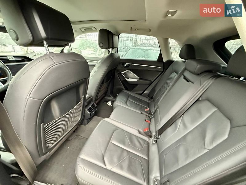 Внедорожник / Кроссовер Audi Q3 2019 в Киеве