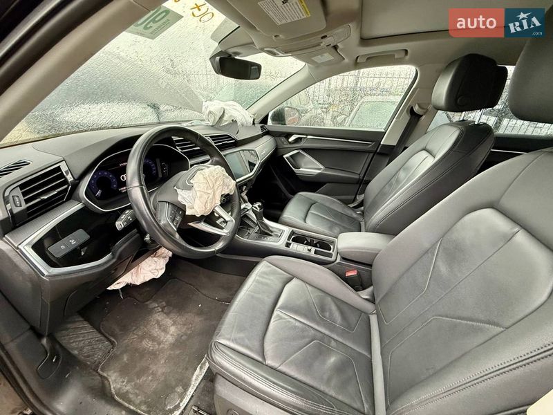 Внедорожник / Кроссовер Audi Q3 2019 в Киеве