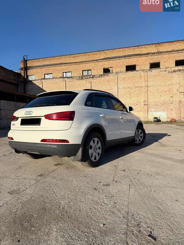 Позашляховик / Кросовер Audi Q3 2013 в Черкасах