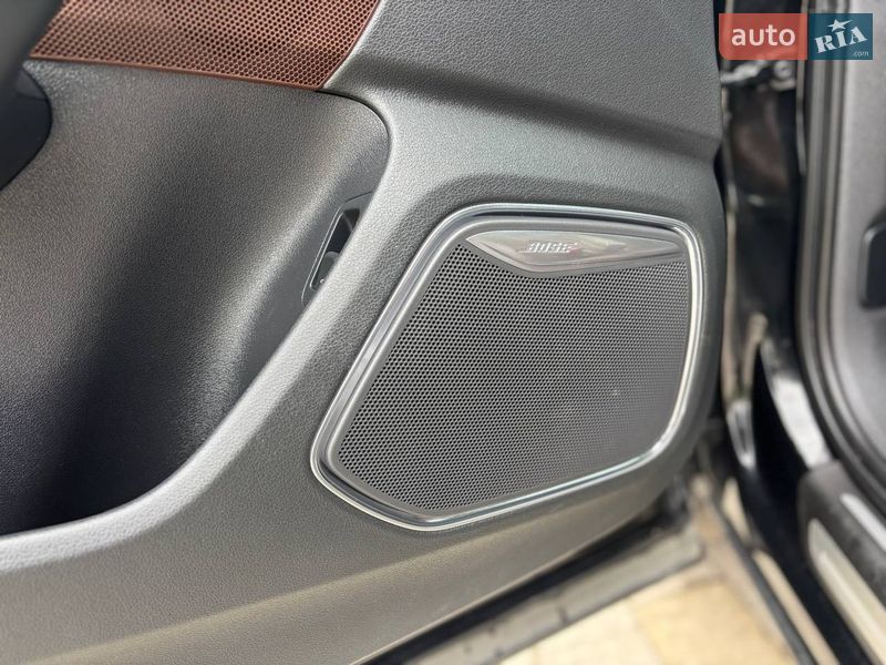 Позашляховик / Кросовер Audi Q3 2016 в Івано-Франківську