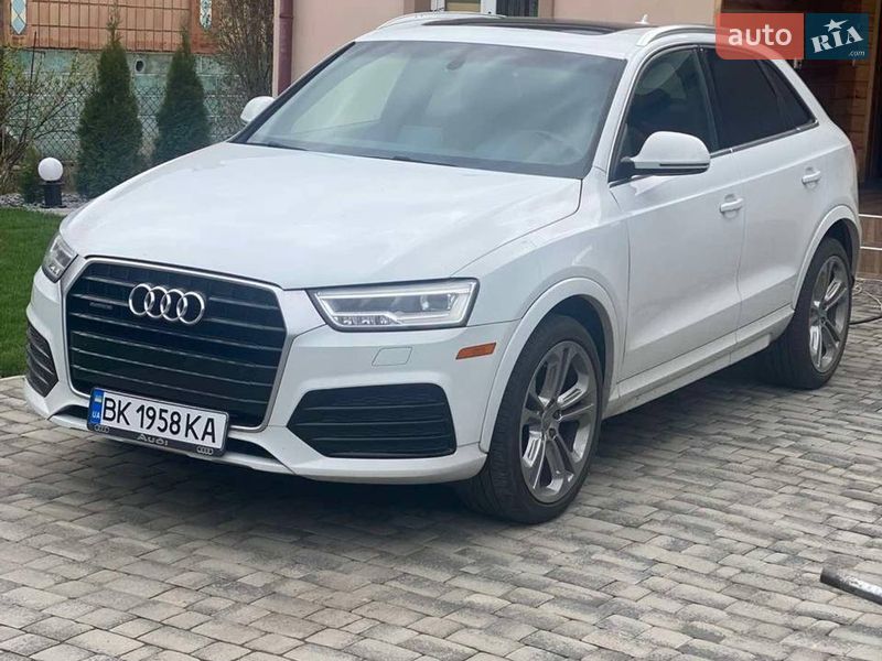 Позашляховик / Кросовер Audi Q3 2016 в Рівному фото Позашляховик / Кросовер Audi Q3 2016 в Рівному