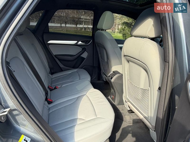 Позашляховик / Кросовер Audi Q3 2015 в Києві