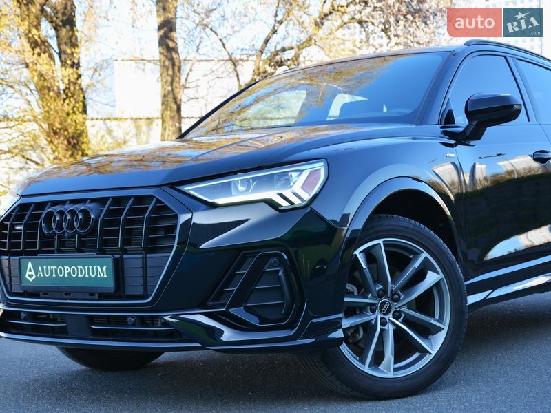 Позашляховик / Кросовер Audi Q3 2023 в Києві