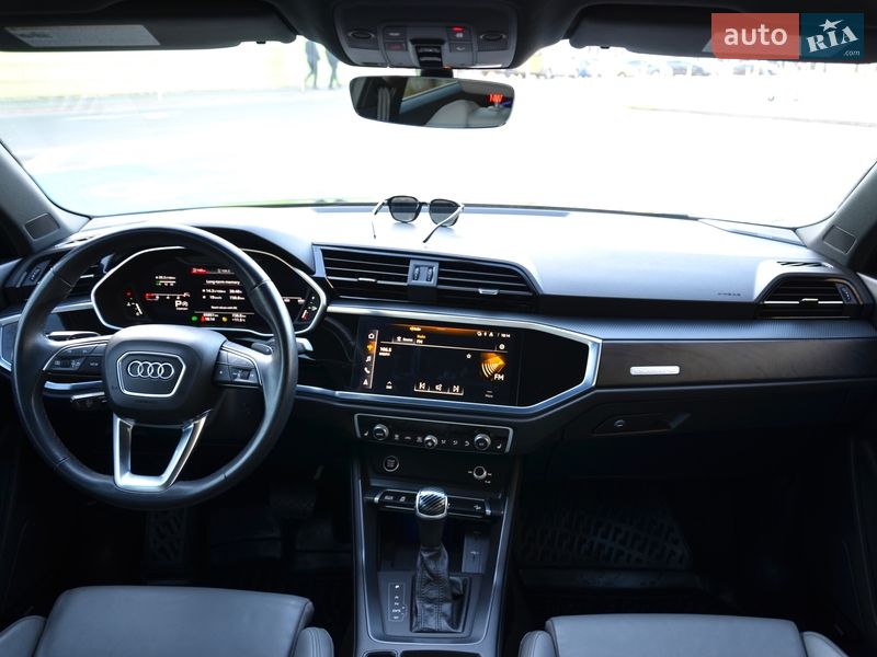 Позашляховик / Кросовер Audi Q3 2023 в Києві