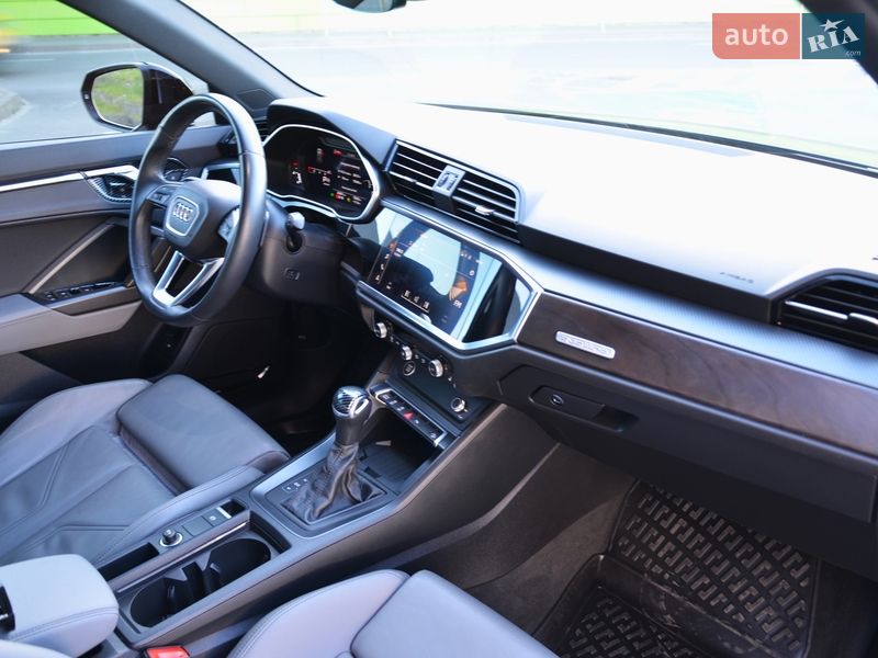Позашляховик / Кросовер Audi Q3 2023 в Києві