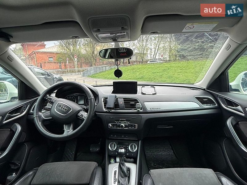Внедорожник / Кроссовер Audi Q3 2012 в Днепре