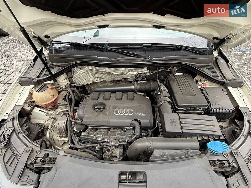 Внедорожник / Кроссовер Audi Q3 2012 в Днепре