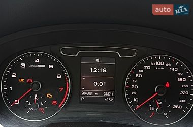 Внедорожник / Кроссовер Audi Q3 2012 в Днепре
