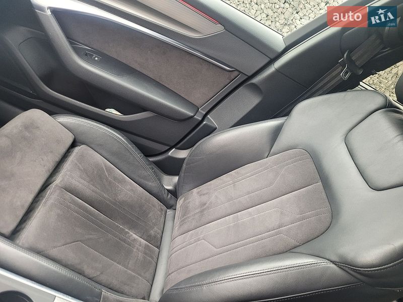 Внедорожник / Кроссовер Audi Q3 2018 в Киеве