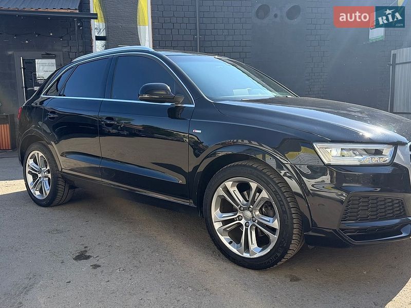 Внедорожник / Кроссовер Audi Q3 2015 в Киеве