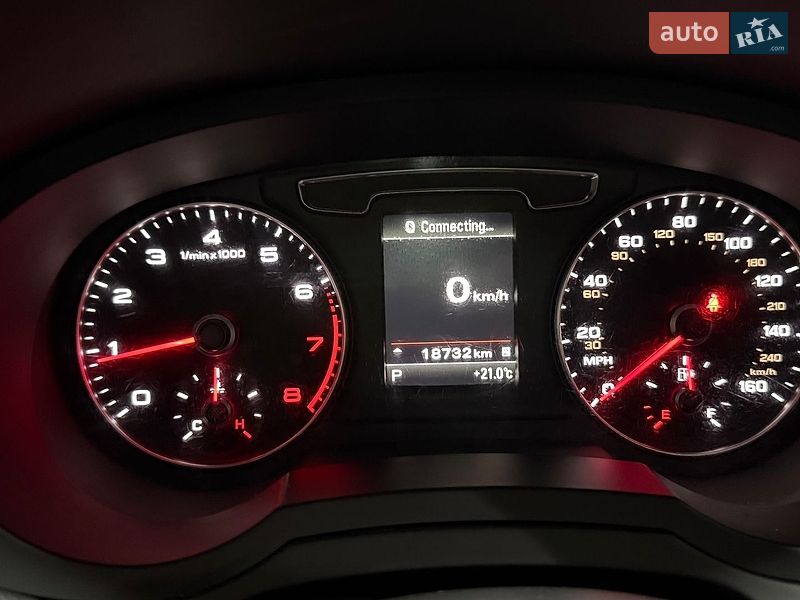 Внедорожник / Кроссовер Audi Q3 2015 в Киеве