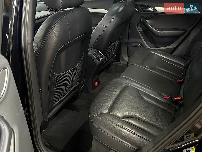 Внедорожник / Кроссовер Audi Q3 2015 в Киеве