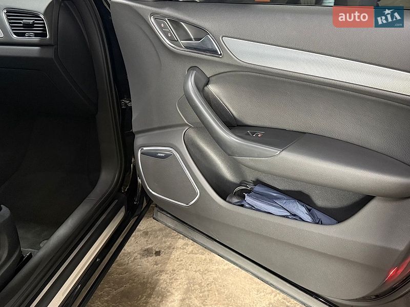 Внедорожник / Кроссовер Audi Q3 2015 в Киеве