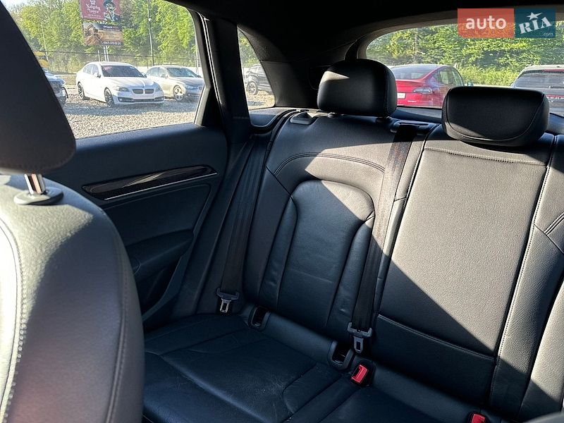 Внедорожник / Кроссовер Audi Q3 2014 в Львове