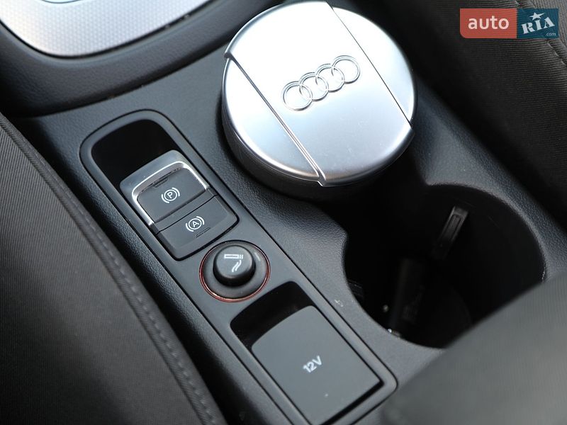 Внедорожник / Кроссовер Audi Q3 2016 в Харькове