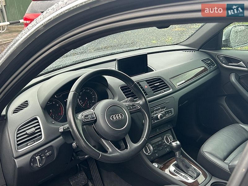 Внедорожник / Кроссовер Audi Q3 2015 в Мукачево