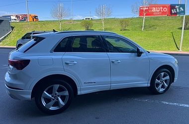Внедорожник / Кроссовер Audi Q3 2020 в Киеве