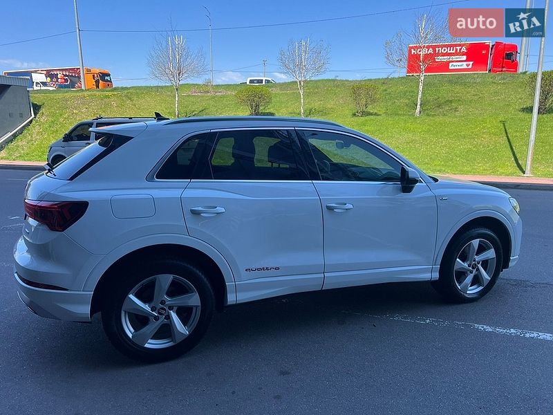 Внедорожник / Кроссовер Audi Q3 2020 в Киеве